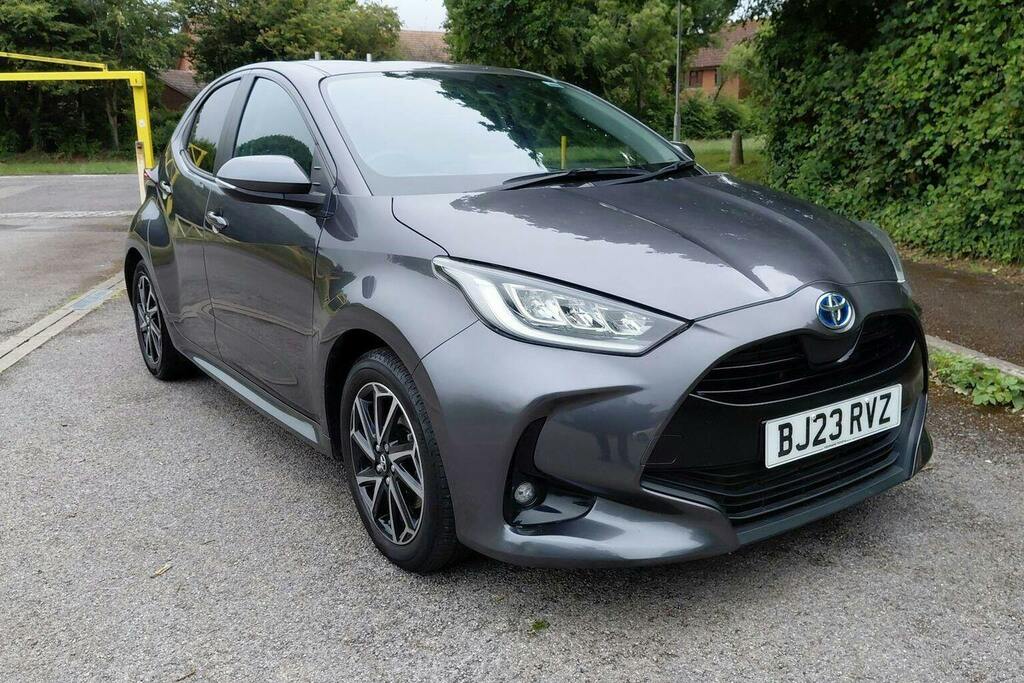 Toyota Yaris 1.5 Vvt H Design Hatchback Hybrid E Cvt Grey