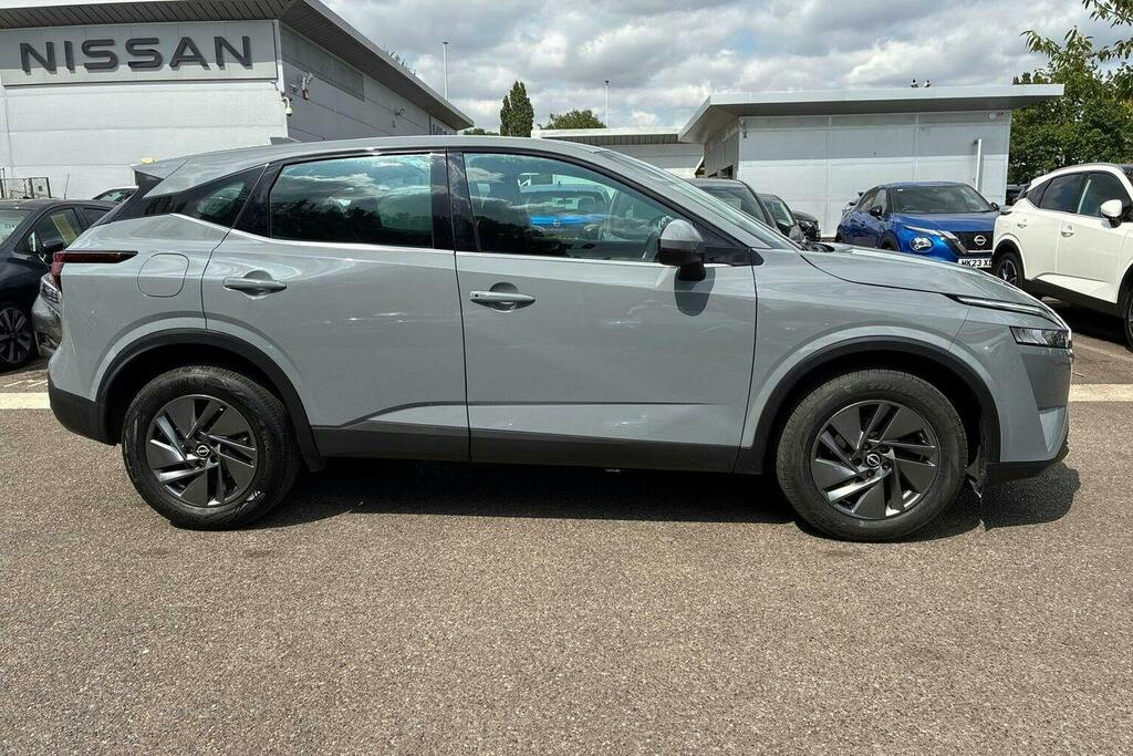 Nissan Qashqai 1.3 Dig T Mhev Acenta Premium Suv Hybri BD23UAW Grey #2