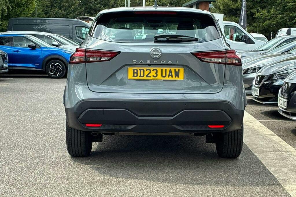 Nissan Qashqai 1.3 Dig T Mhev Acenta Premium Suv Hybri BD23UAW Grey #4