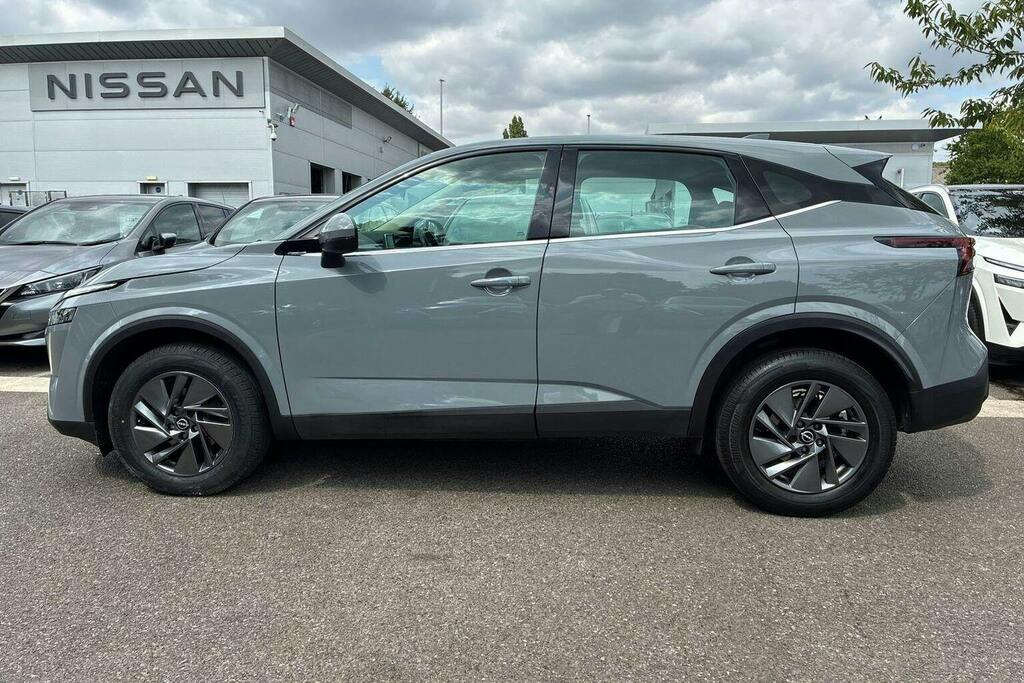 Nissan Qashqai 1.3 Dig T Mhev Acenta Premium Suv Hybri BD23UAW Grey #6