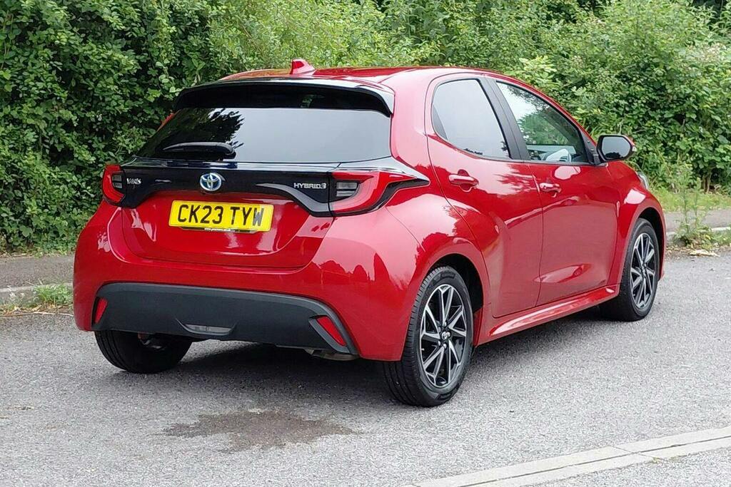 Toyota Yaris 1.5 Vvt H Design Hatchback Hybrid E Cvt CK23TYW Red #2