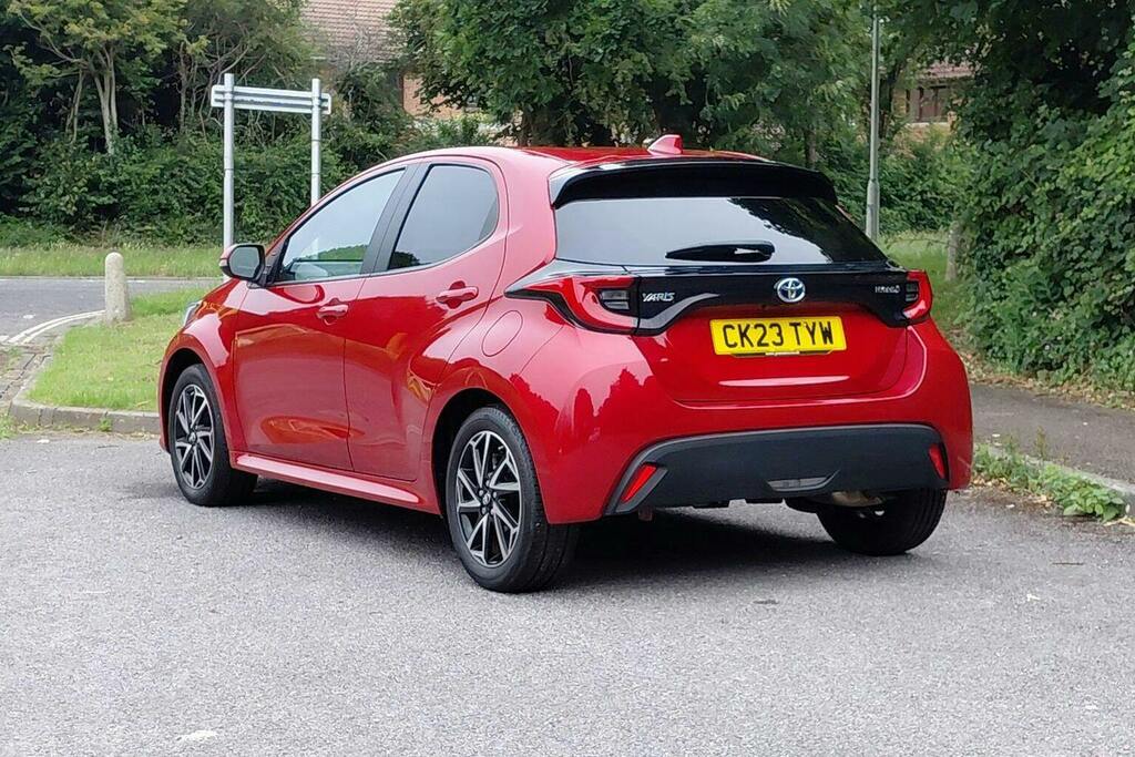 Toyota Yaris 1.5 Vvt H Design Hatchback Hybrid E Cvt CK23TYW Red #4
