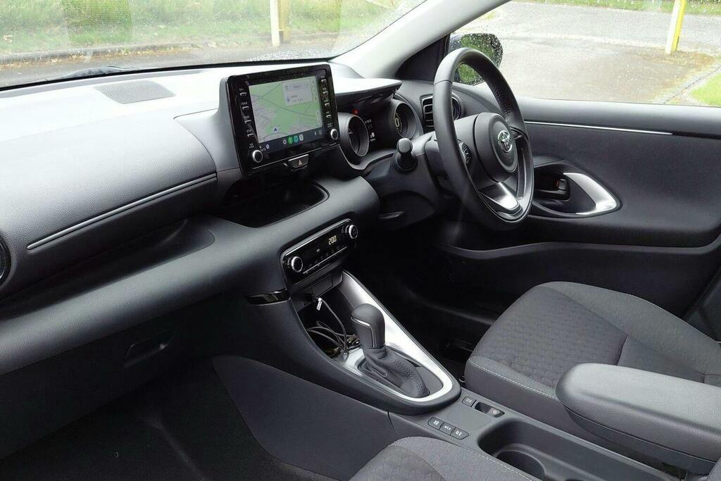Toyota Yaris 1.5 Vvt H Design Hatchback Hybrid E Cvt AX23CYP Blue #5