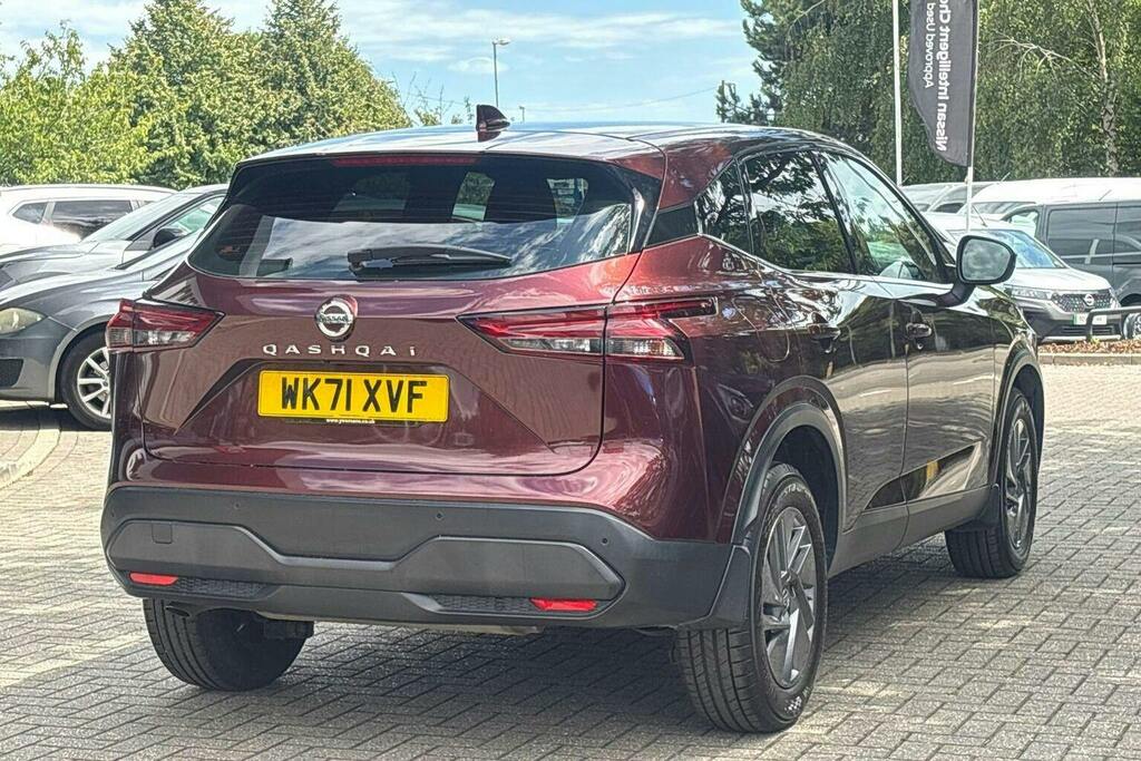 Nissan Qashqai 1.3 Dig T Mhev Acenta Premium Suv Hybri WK71XVF Red #3