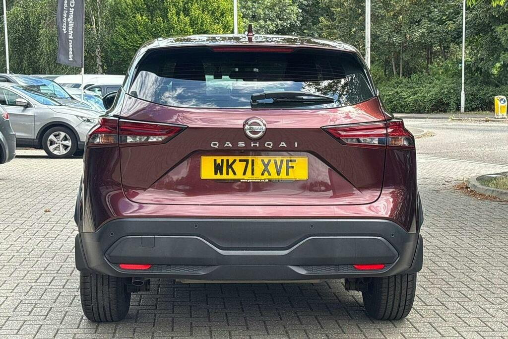 Nissan Qashqai 1.3 Dig T Mhev Acenta Premium Suv Hybri WK71XVF Red #4