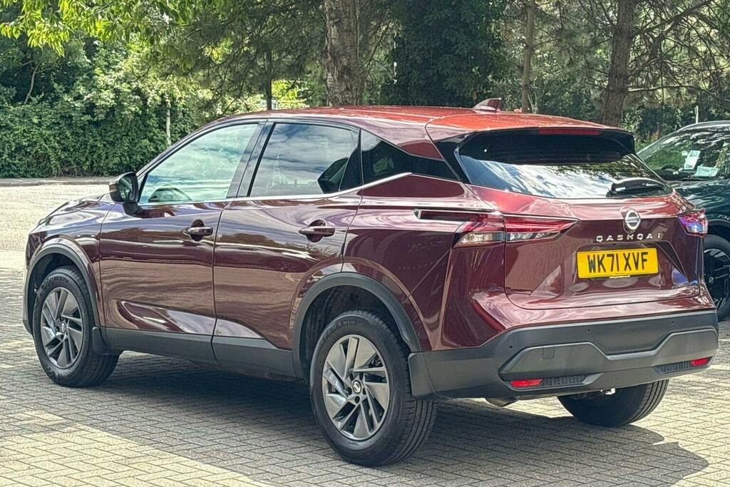 Nissan Qashqai 1.3 Dig T Mhev Acenta Premium Suv Hybri WK71XVF Red #5