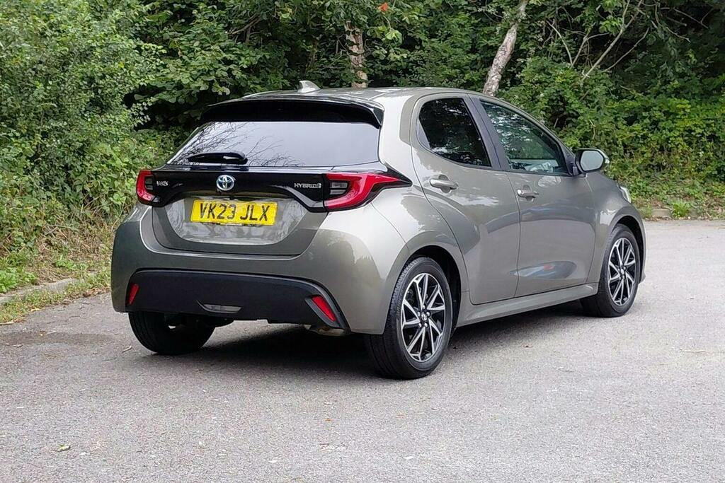 Toyota Yaris 1.5 Vvt H Design Hatchback Hybrid E Cvt Brown #2