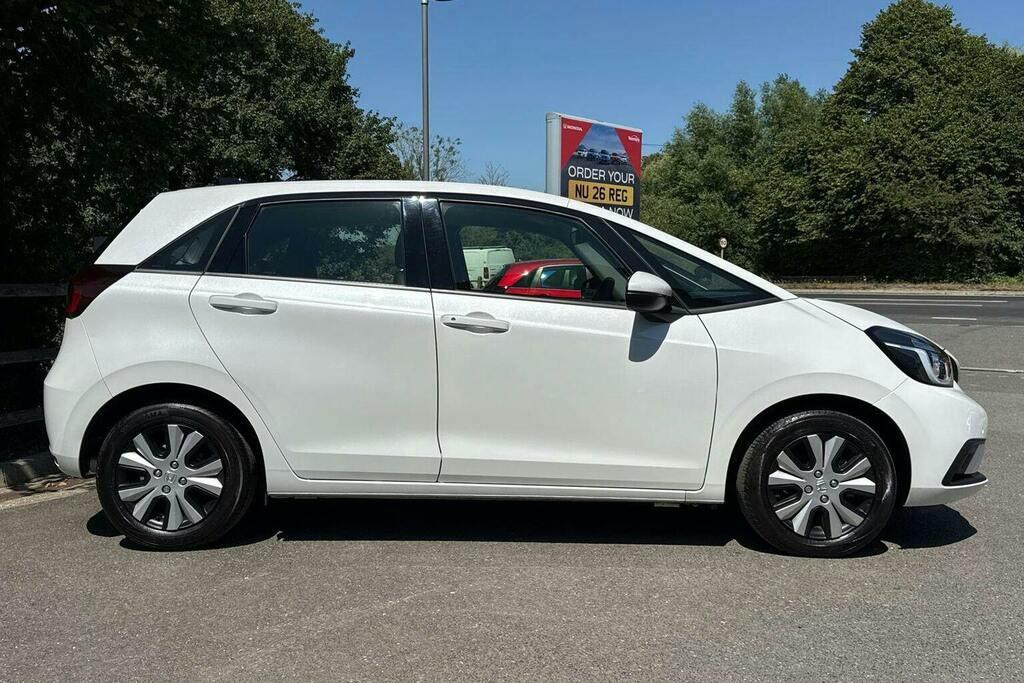 Honda Jazz 1.5 H I Mmd Sr Hatchback Hybrid Ecvt White #2