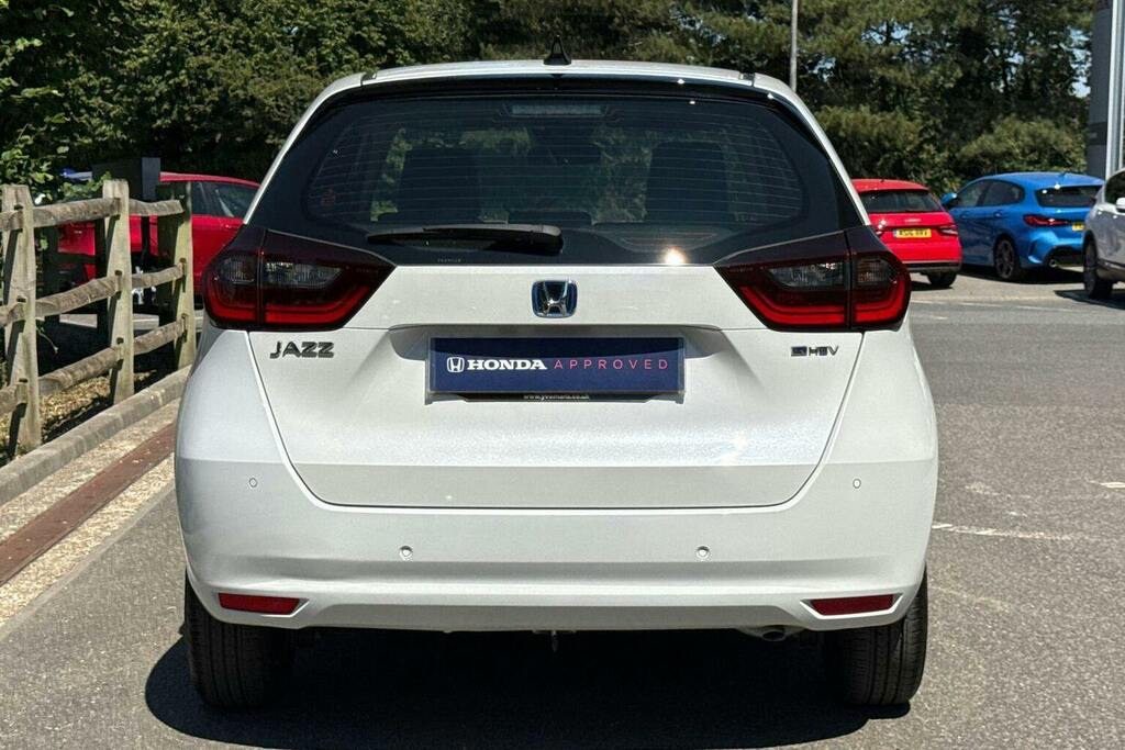Honda Jazz 1.5 H I Mmd Sr Hatchback Hybrid Ecvt White #4