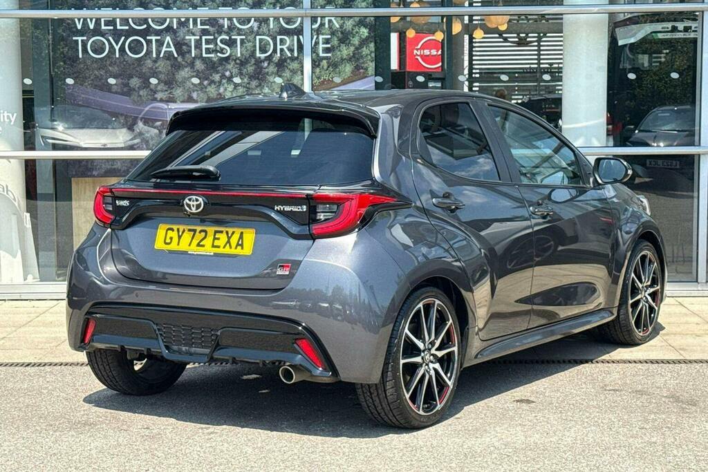Toyota Yaris 1.5 Vvt H Gr Sport Hatchback Hybrid E C Grey #2