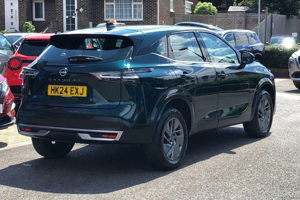 Nissan Qashqai 1.3 Dig T Mhev Acenta Premium Suv Hybri HK24EXJ Green #3