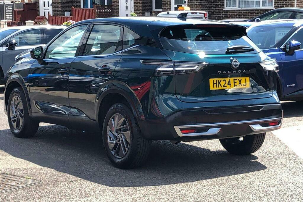 Nissan Qashqai 1.3 Dig T Mhev Acenta Premium Suv Hybri HK24EXJ Green #5
