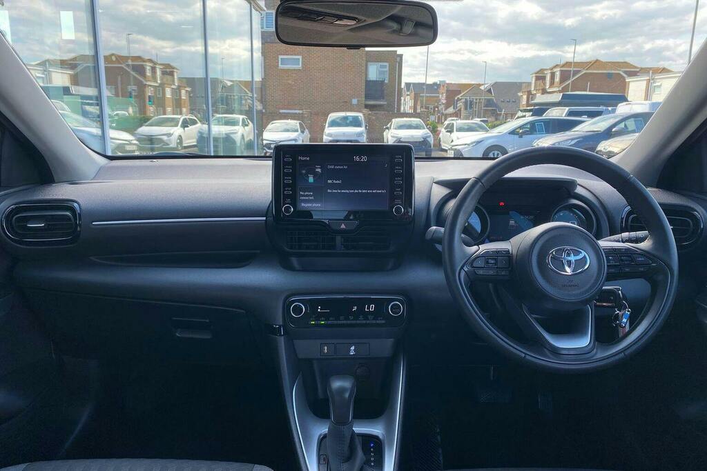 Toyota Yaris 1.5 Vvt H Design Hatchback Hybrid E Cvt ST23NHO Blue #6