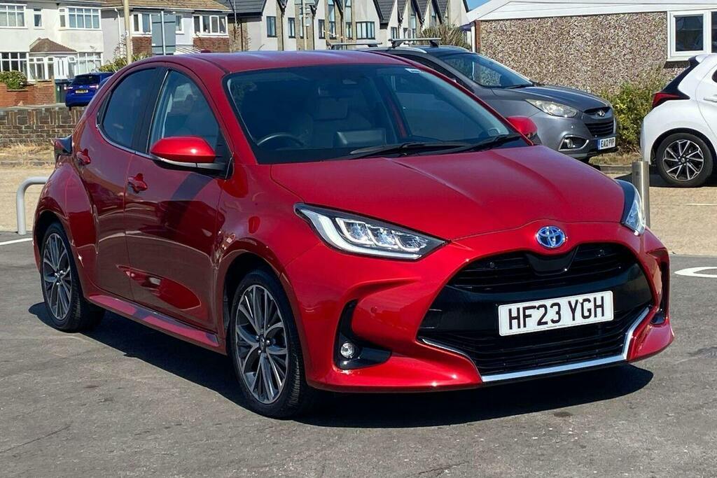 Toyota Yaris 1.5 Vvt H Excel Hatchback Hybrid E Cvt Red