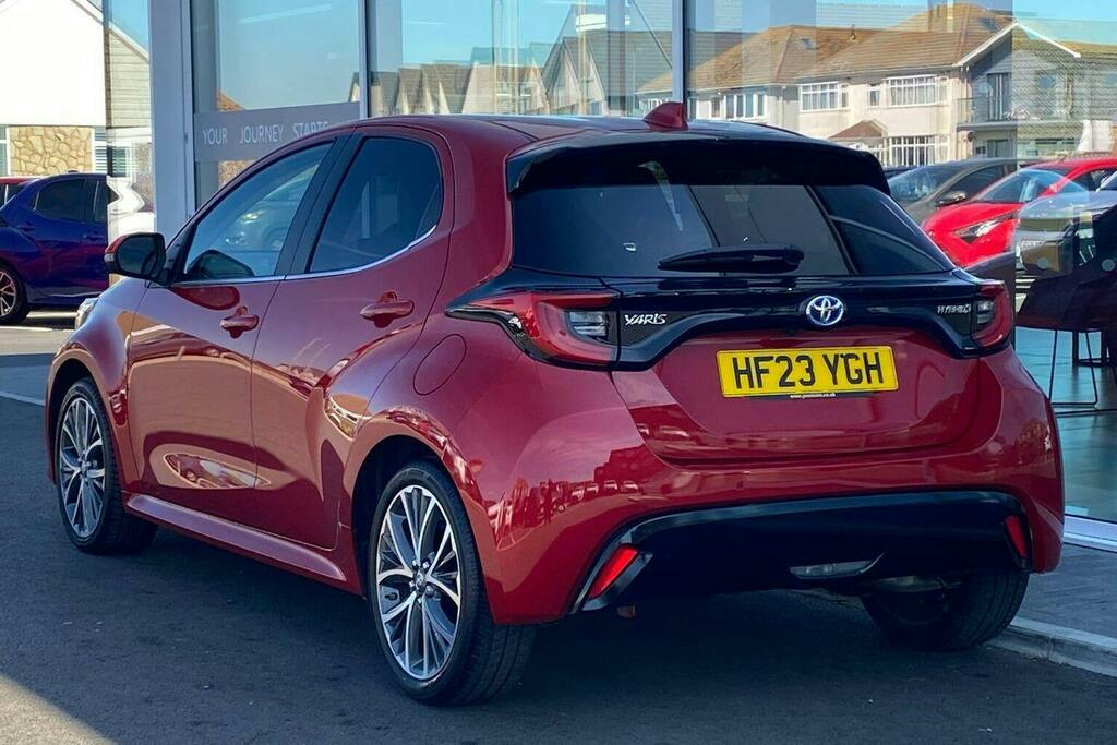 Toyota Yaris 1.5 Vvt H Excel Hatchback Hybrid E Cvt HF23YGH Red #4