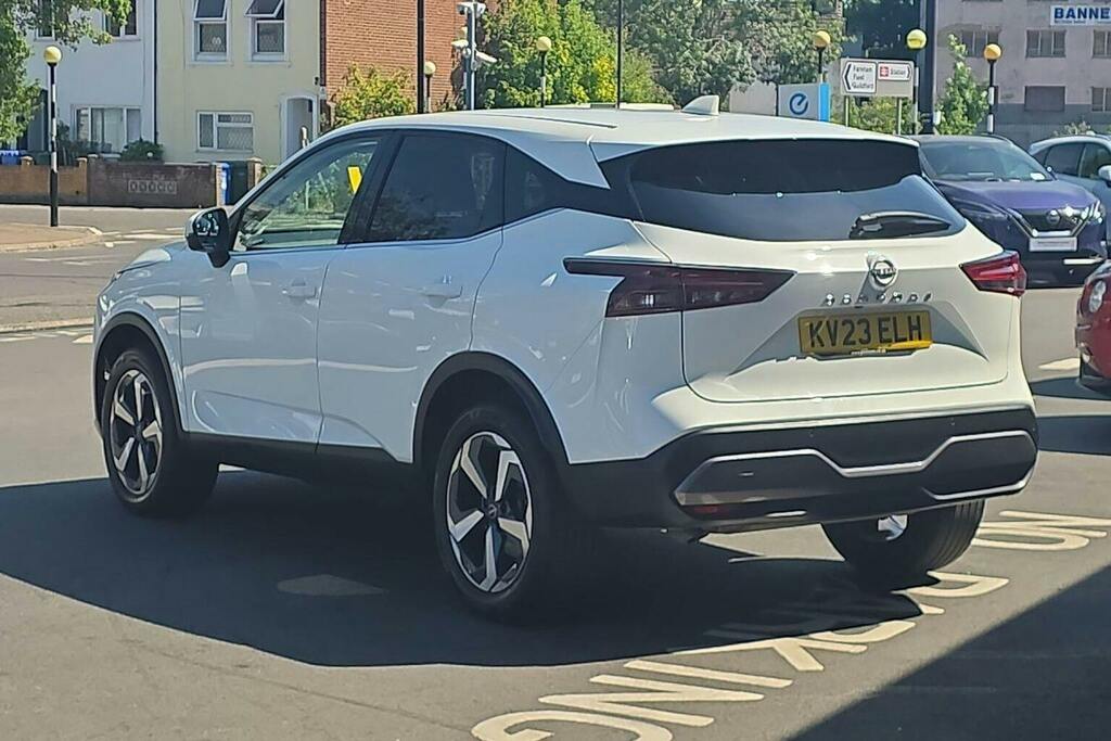 Nissan Qashqai 1.3 Dig T Mhev N Connecta Suv Hybrid Ma KV23ELH White #5