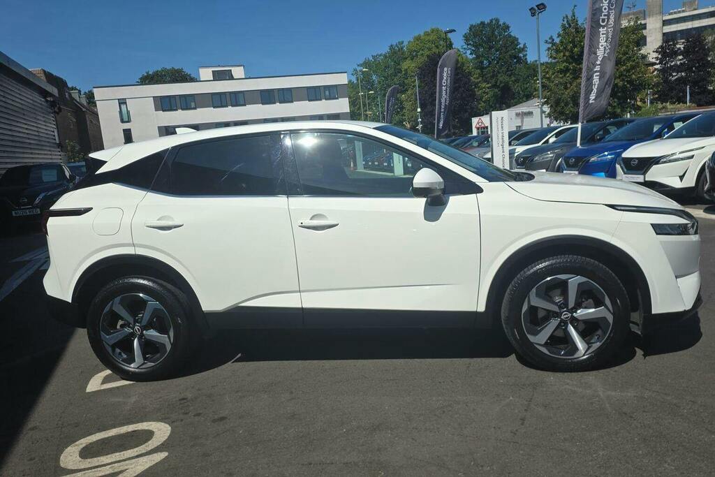 Nissan Qashqai 1.3 Dig T Mhev N Connecta Suv Hybrid Ma KV23ELH White #2