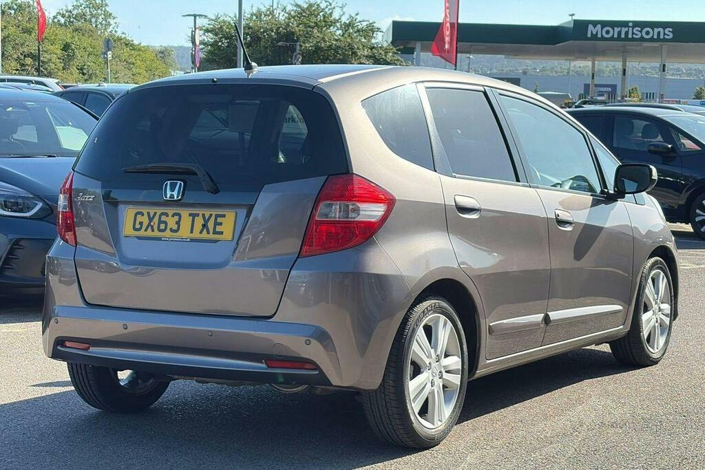Honda Jazz 1.4 I Vtec Es Plus Hatchback Cvt Brown #2