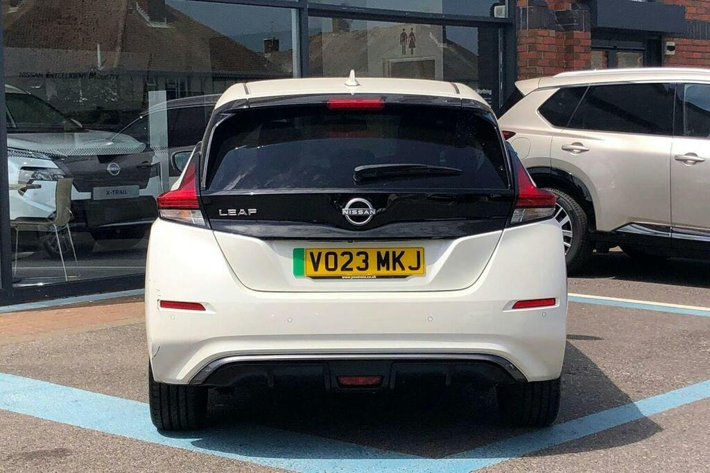 Nissan Leaf 59Kwh E Plus Tekna Hatchback VO23MKJ White #4