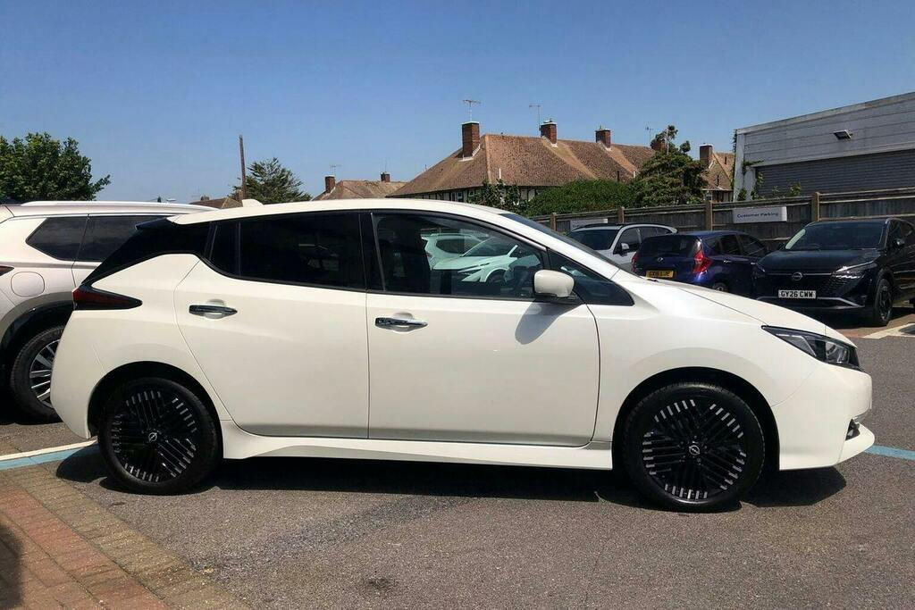Nissan Leaf 59Kwh E Plus Tekna Hatchback VO23MKJ White #2