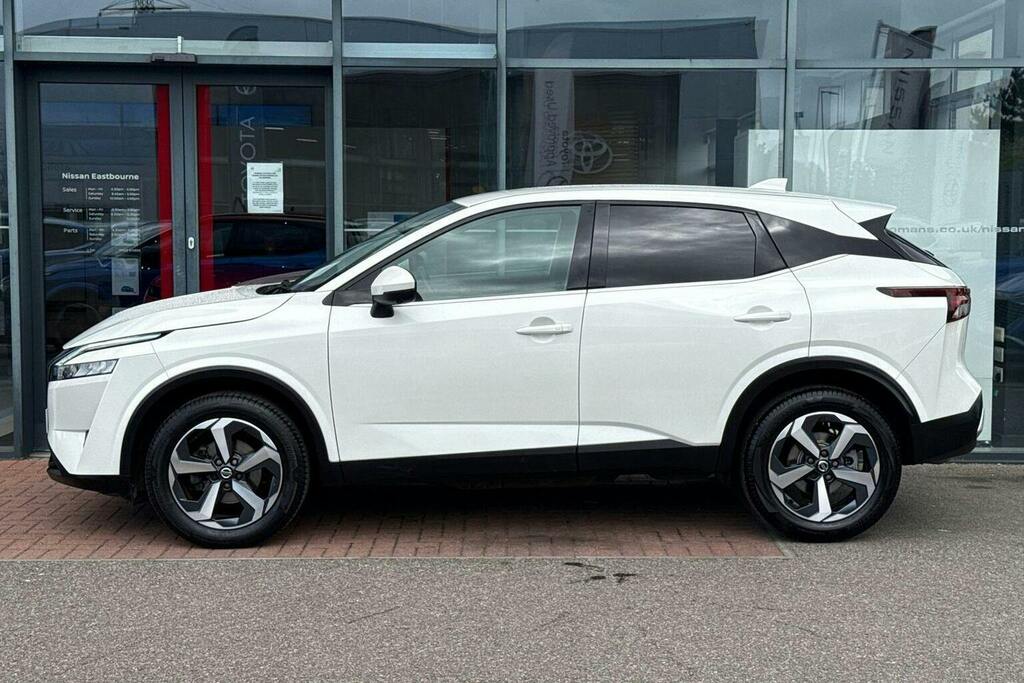 Nissan Qashqai 1.3 Dig T Mhev N Connecta Suv Hybrid Xt AU22VLT White #6