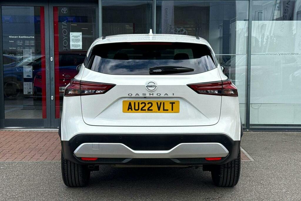 Nissan Qashqai 1.3 Dig T Mhev N Connecta Suv Hybrid Xt AU22VLT White #4