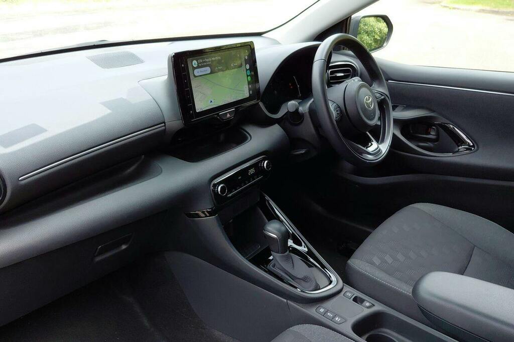Toyota Yaris 1.5 Vvt H Design Hatchback Hybrid E Cvt GU74EZH Black #5