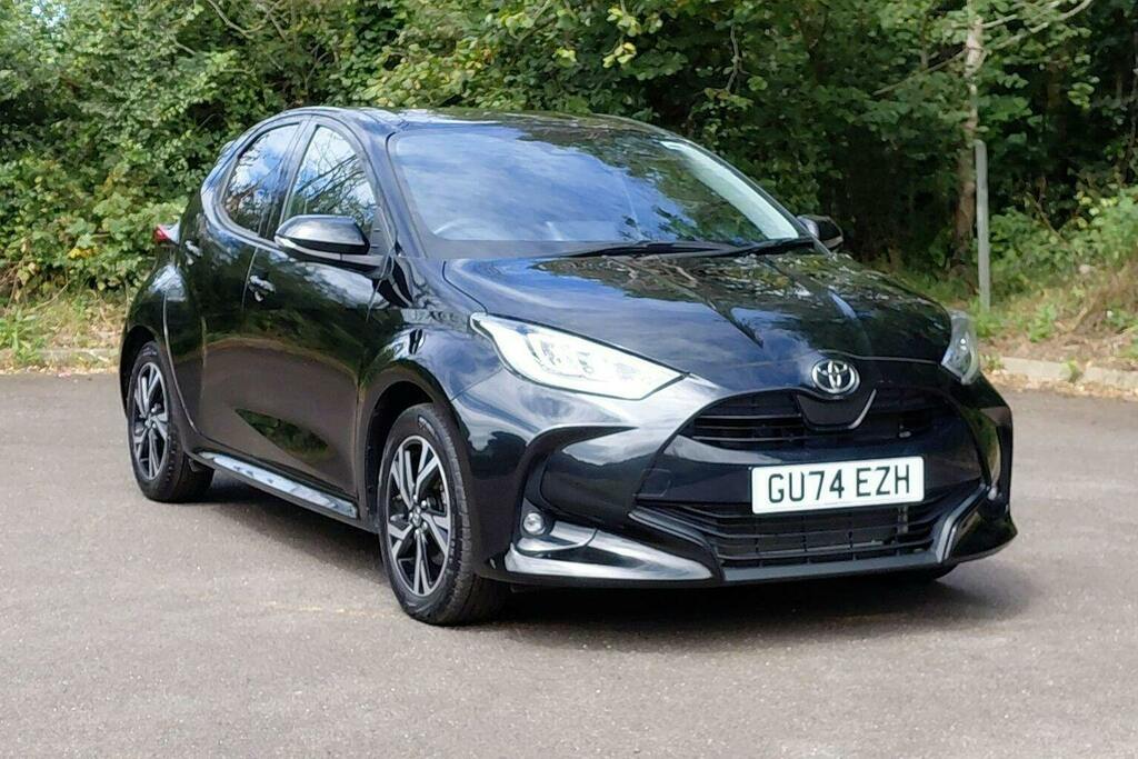 Toyota Yaris 1.5 Vvt H Design Hatchback Hybrid E Cvt Black