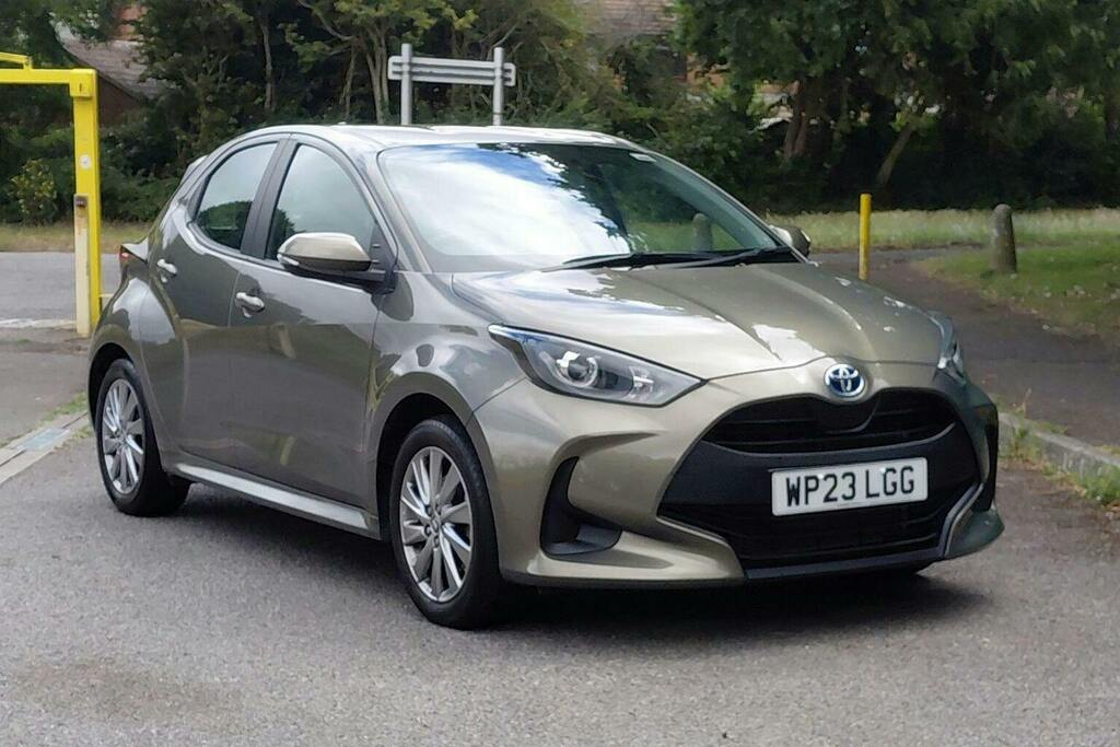 Toyota Yaris 1.5 Vvt H Icon Hatchback Hybrid E Cvt Brown