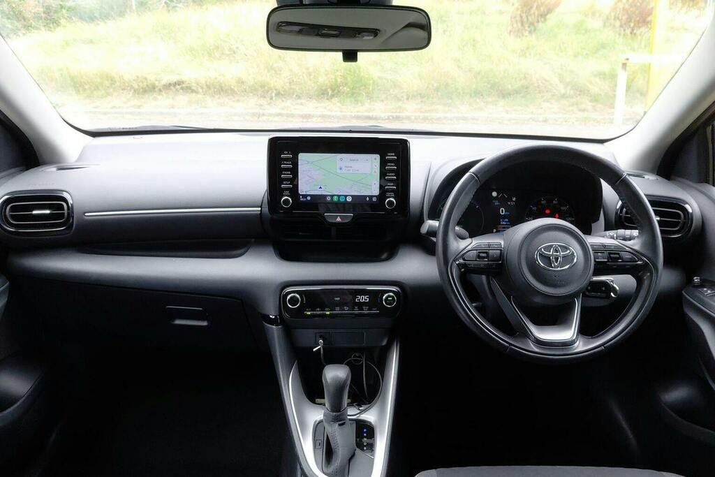 Toyota Yaris 1.5 Vvt H Icon Hatchback Hybrid E Cvt WP23LGG Brown #6