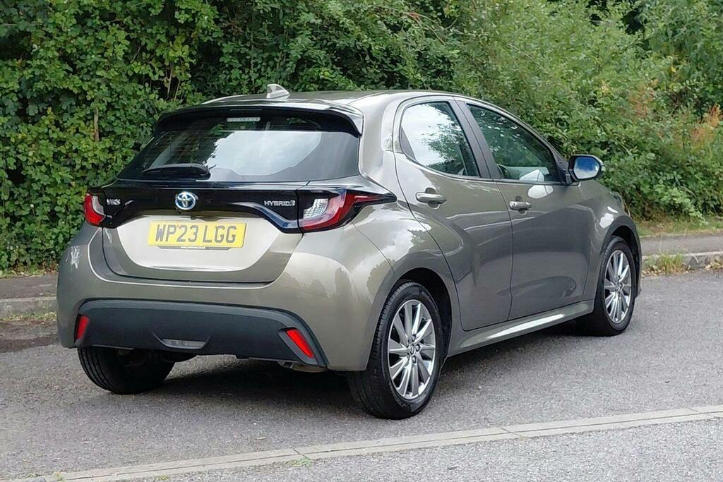 Toyota Yaris 1.5 Vvt H Icon Hatchback Hybrid E Cvt WP23LGG Brown #2