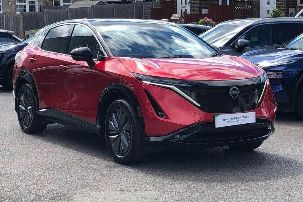 Nissan Ariya 63Kwh Advance Suv 7.4Kw Charger Red