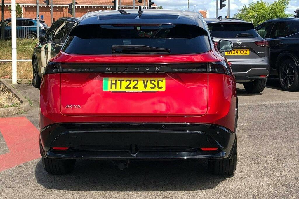 Nissan Ariya 63Kwh Advance Suv 7.4Kw Charger Red #4