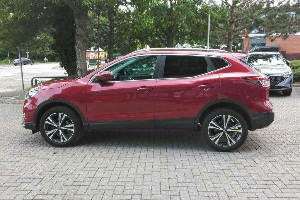 Nissan Qashqai 1.3 Dig T N Connecta Suv DF19PSO Red #6