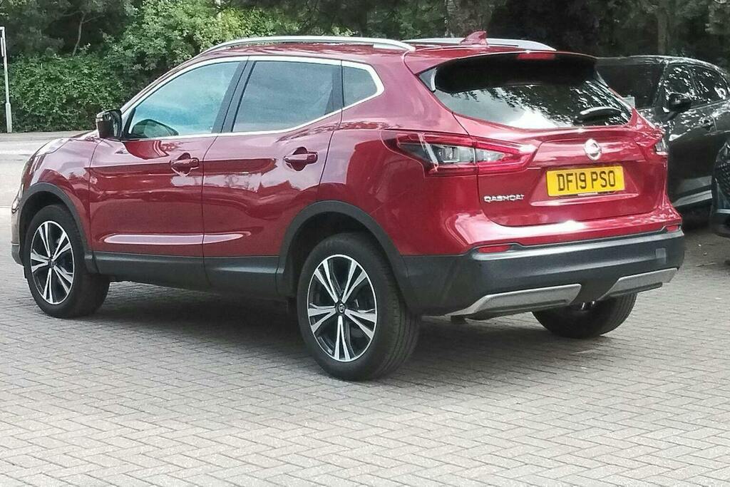 Nissan Qashqai 1.3 Dig T N Connecta Suv DF19PSO Red #5