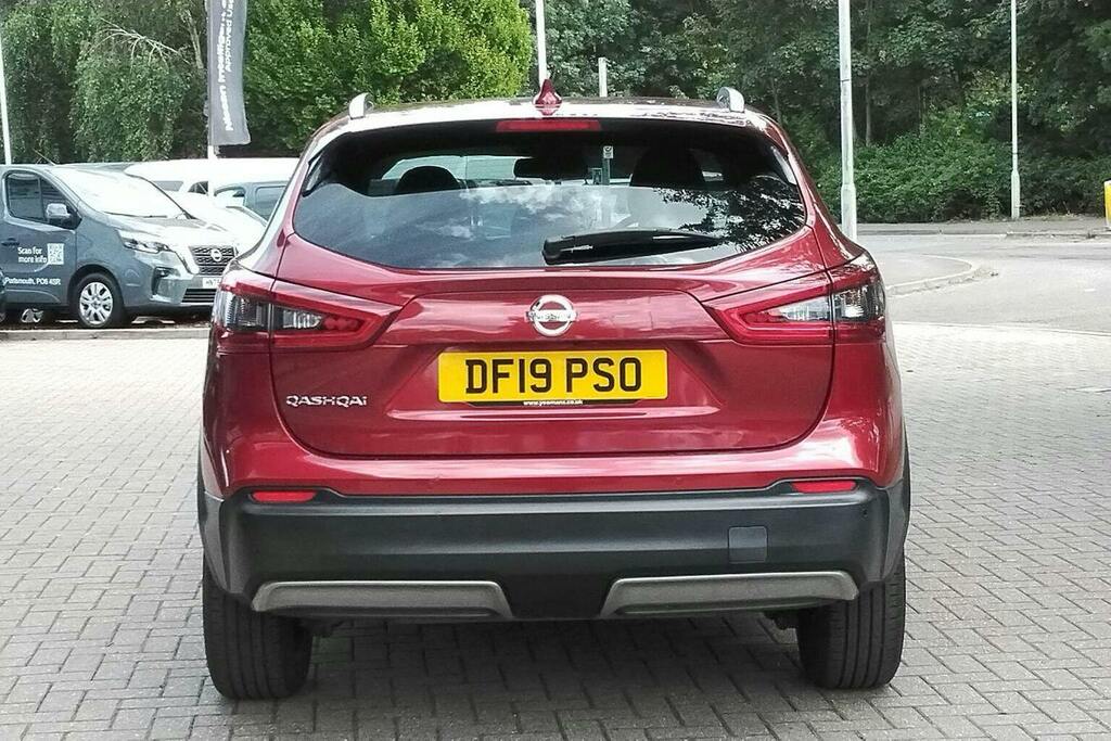 Nissan Qashqai 1.3 Dig T N Connecta Suv DF19PSO Red #4
