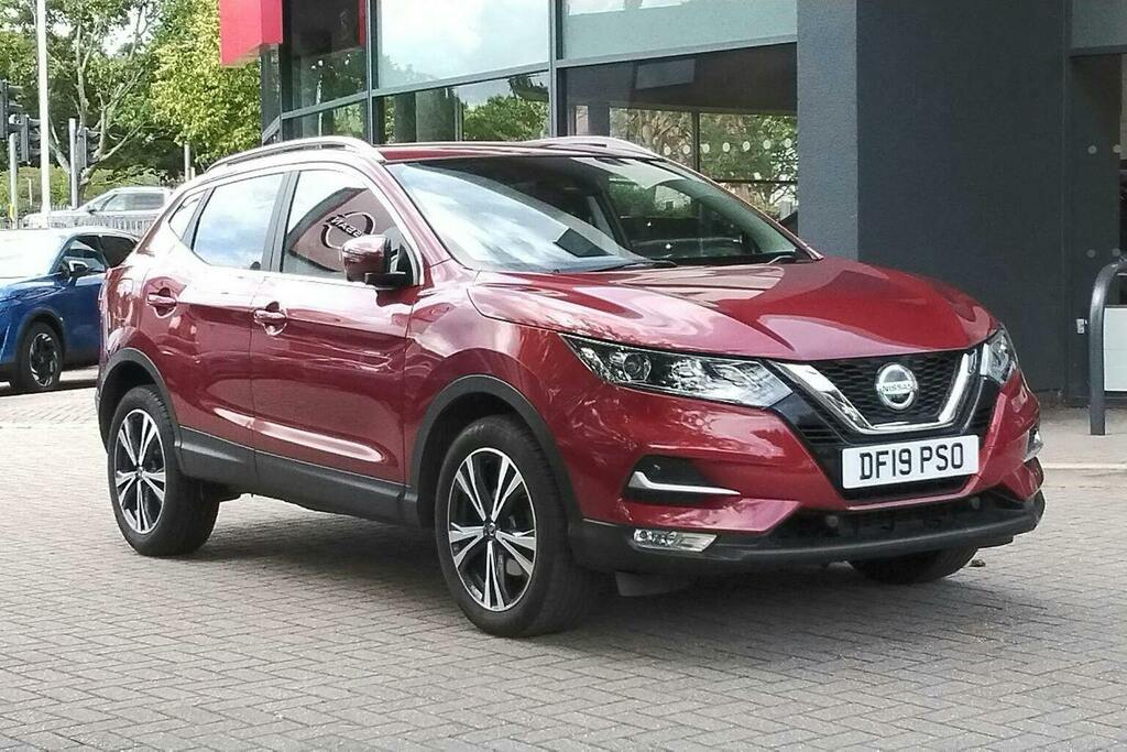 Nissan Qashqai 1.3 Dig T N Connecta Suv Red