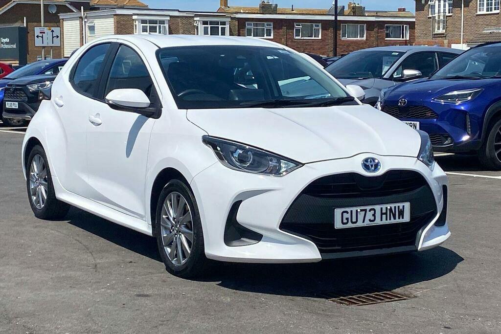 Toyota Yaris 1.5 Vvt H Icon Hatchback Hybrid E Cvt White