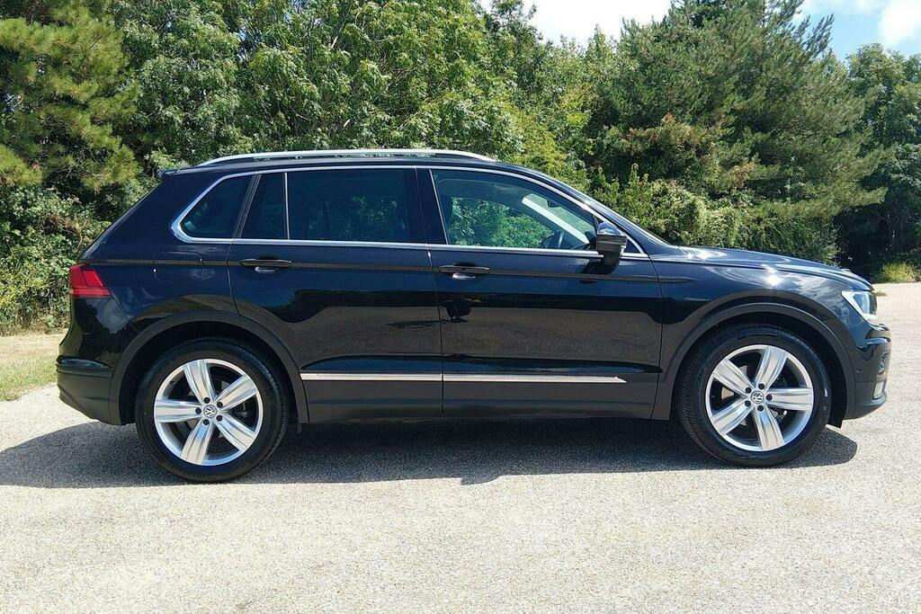 Volkswagen Tiguan 1.5 Tsi Evo Match Suv Dsg Black #2
