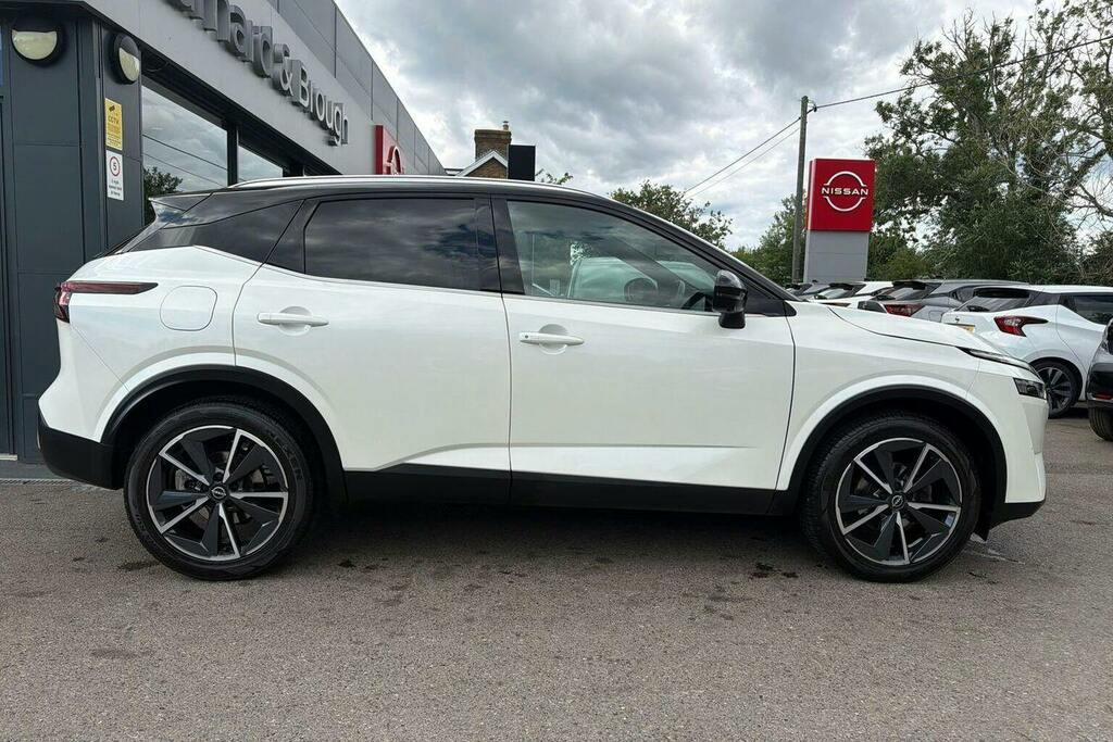 Nissan Qashqai 1.3 Dig T Mhev Tekna Suv Hybrid Xtron GU72DYT White #2
