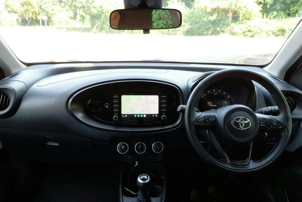 Toyota Aygo X 1.0 Vvt I Pure Hatchback GY73BCX White #6