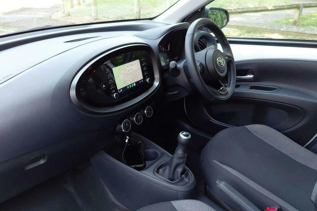 Toyota Aygo X 1.0 Vvt I Pure Hatchback GY73BCX White #5