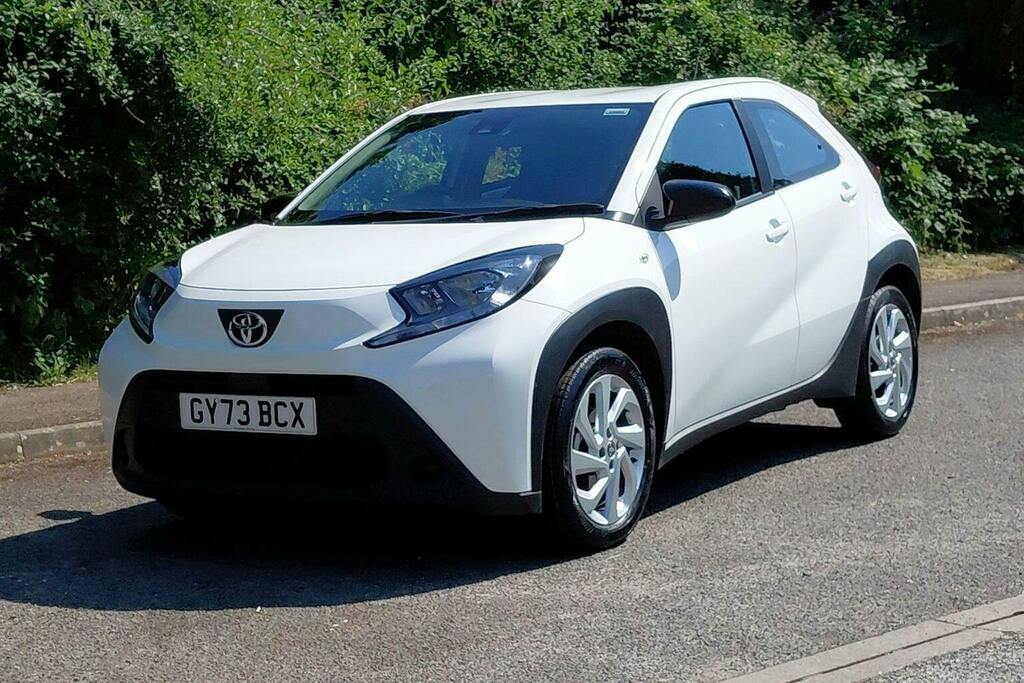 Toyota Aygo X 1.0 Vvt I Pure Hatchback GY73BCX White #3