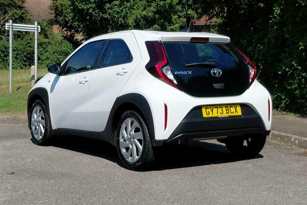 Toyota Aygo X 1.0 Vvt I Pure Hatchback GY73BCX White #4