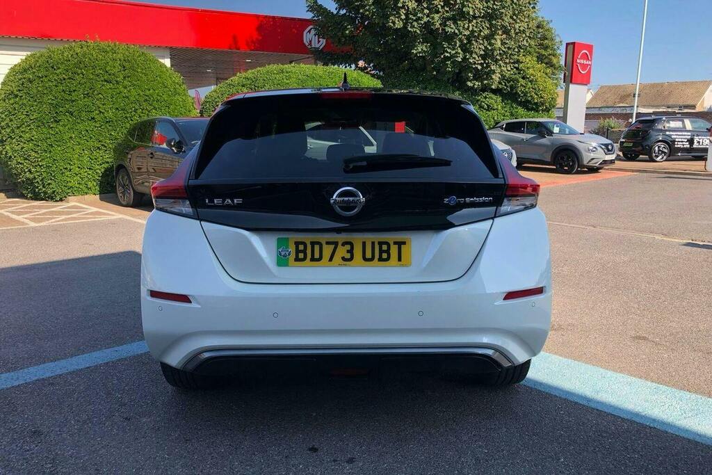 Nissan Leaf 39Kwh Tekna Hatchback BD73UBT White #4