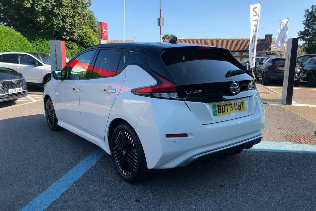 Nissan Leaf 39Kwh Tekna Hatchback BD73UBT White #5
