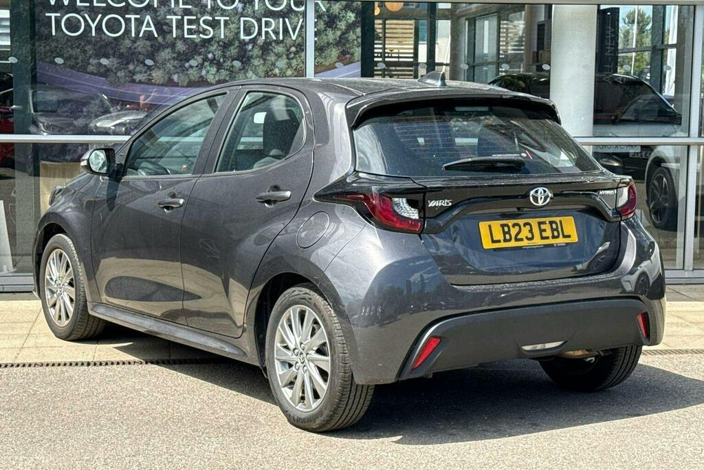 Toyota Yaris 1.5 Vvt H Icon Hatchback Hybrid E Cvt LB23EBL Grey #4