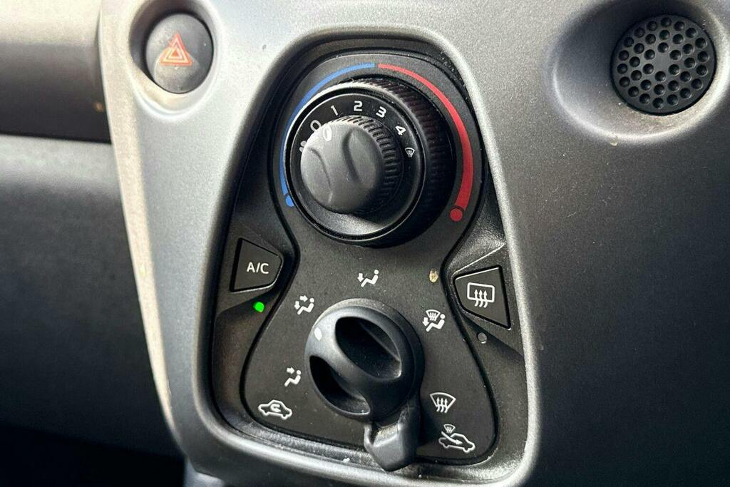 Toyota Aygo 1.0 Vvt Black #19