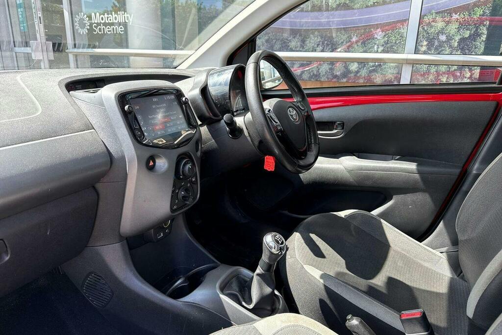 Toyota Aygo 1.0 Vvt I X Play Hatchback Red #5