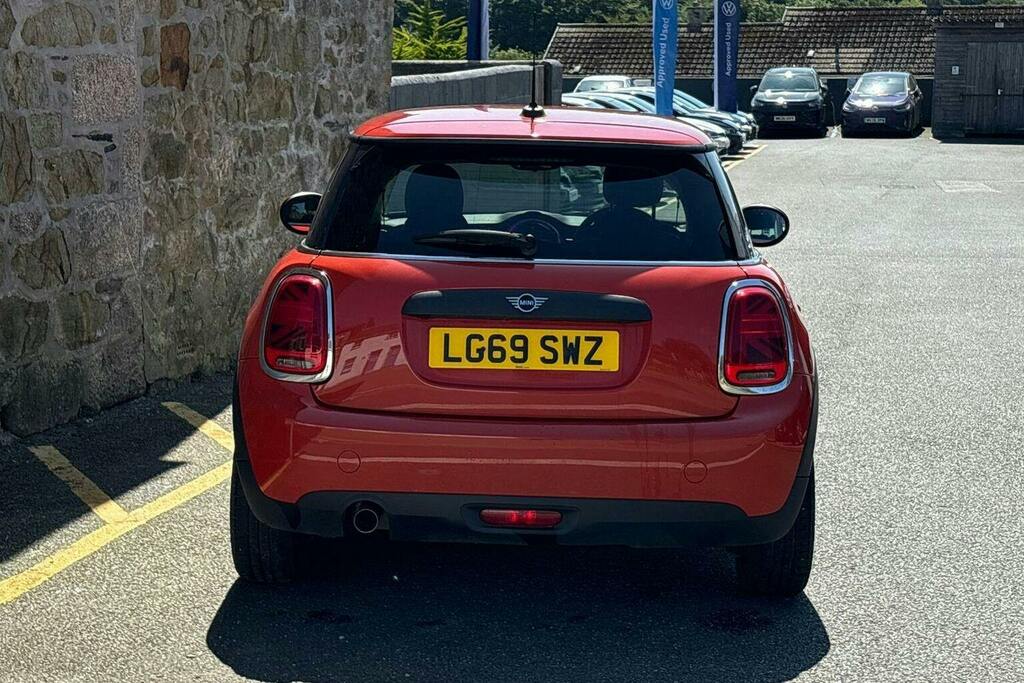 Mini Hatch 1.5 One Classic Hatchback LG69SWZ Orange #4